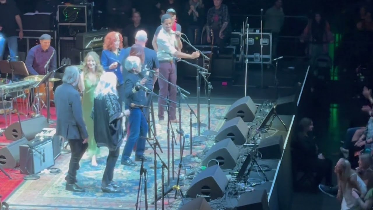 Joan Baez Diamonds and Rust + Gracias A La Vida LIVE 2025 w Jackson Browne Raitt Taj Emmylou Morello