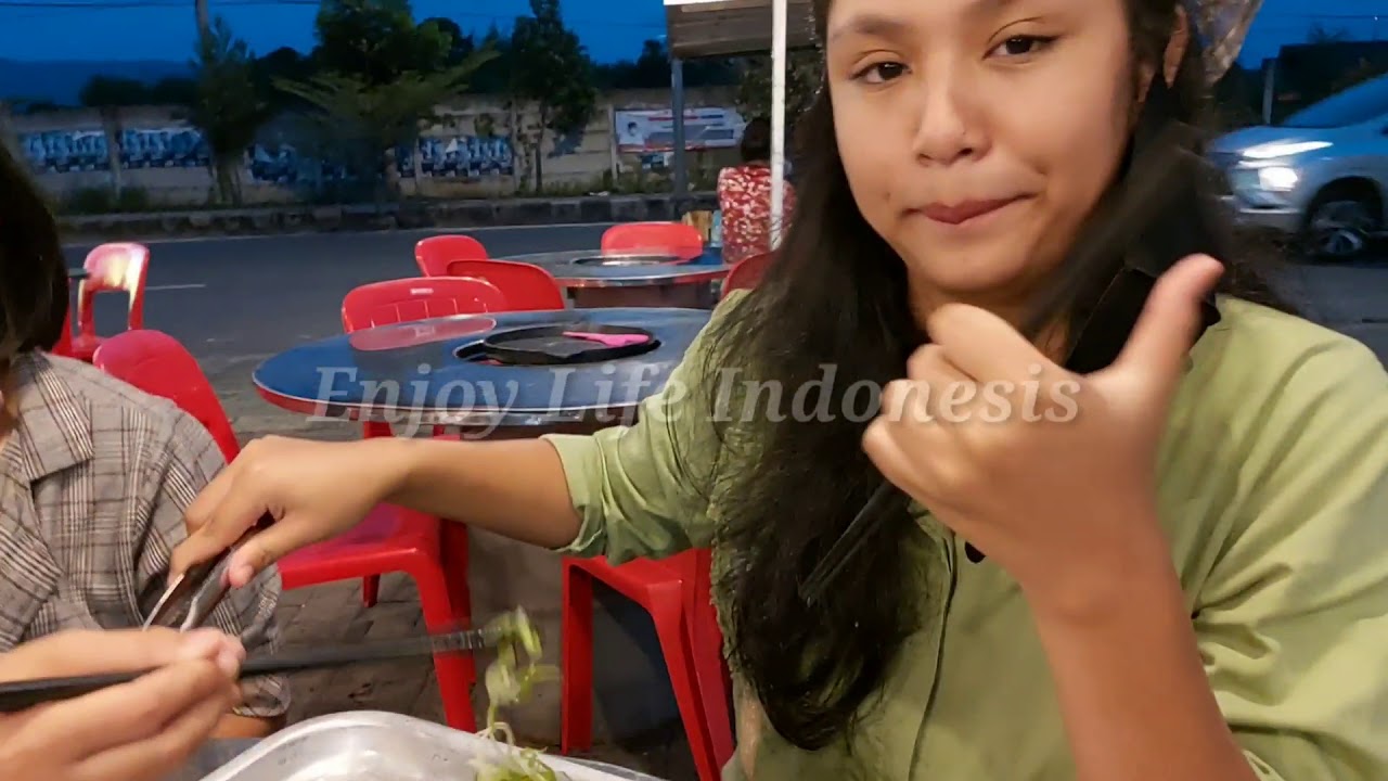Makan di lestoran masak sendiri || Street Food Kobar Grill ...