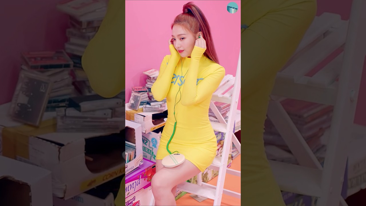 JOY - Red Velvet 레드벨벳 Power Up MV Focus Cut | 레드벨벳 조이