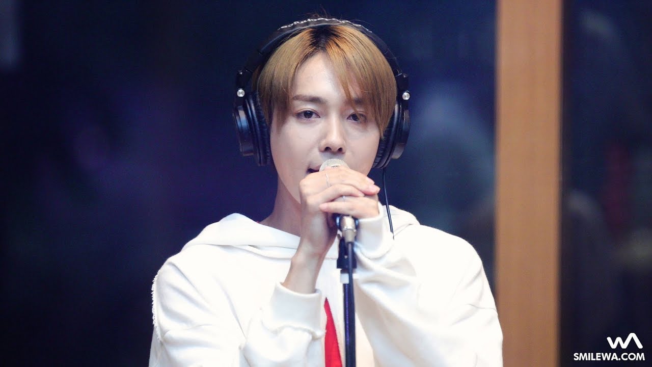 170823 WINNER (위너) 'LOVE ME LOVE ME' (LIVE) 김진우 4K 직캠 @정유미의 FM데이트 4K Fancam by -wA-