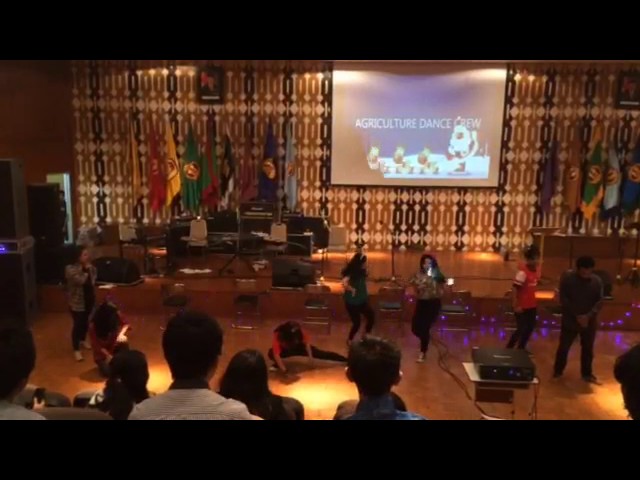 Agriculture Dance Crew at Faperta Christmas Party 2016 class=