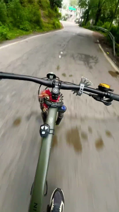 This Trek Bike Feels Like a Rocket 🚀🥵. #mtb #downhill #trek