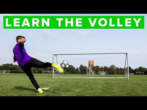 HOW TO SHOOT A VOLLEY - 5 tips to learn this football skill