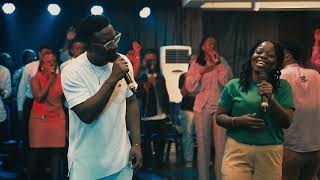 The Legacy Crew ft Kwaku Kwame - M'agyenkwa (My Saviour) Live
