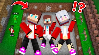 Jj And Mikey Investigate What Happend To Giant Family Jj In Minecraft ?