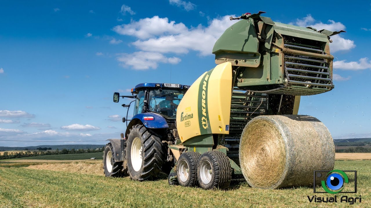 Team Krone et New Holland au pressage de foin