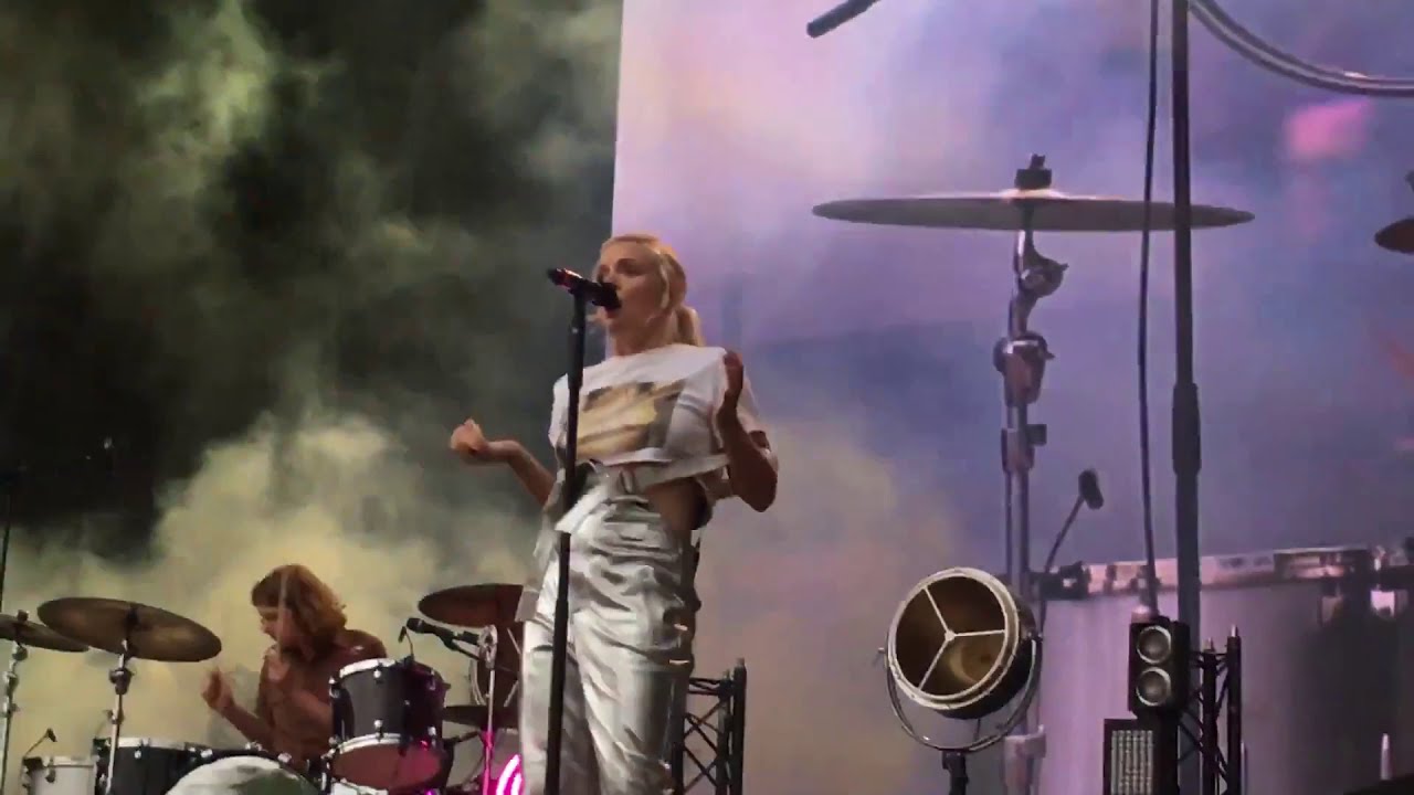 Tove Lo - Talking Body Live at ParkLive Festival in Moscow on 28July18 [Version 2] [Censored]