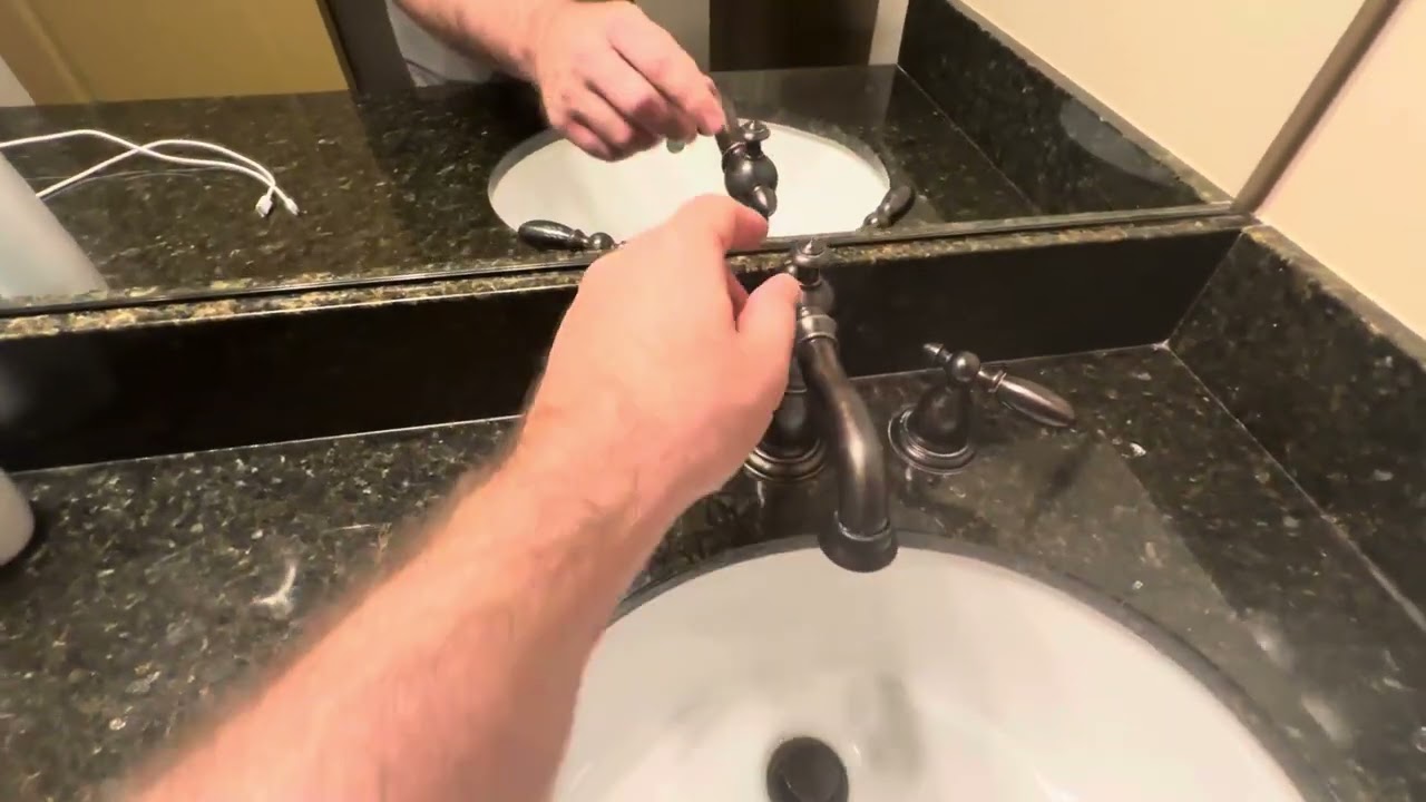 DELTA FAUCET 35955 RB DST Victorian 2 Handle Bathroom Sink Faucet in Venetian Bronze Widespread Revi