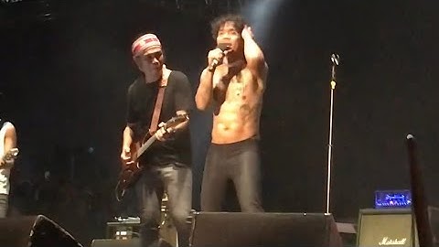 slank feat bongky , pay live konser jogjarockarta