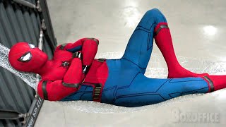 Spider-Man si rilassa durante una noiosa missione | Spider-Man: Homecoming | Clip in Italiano 🔥 4K