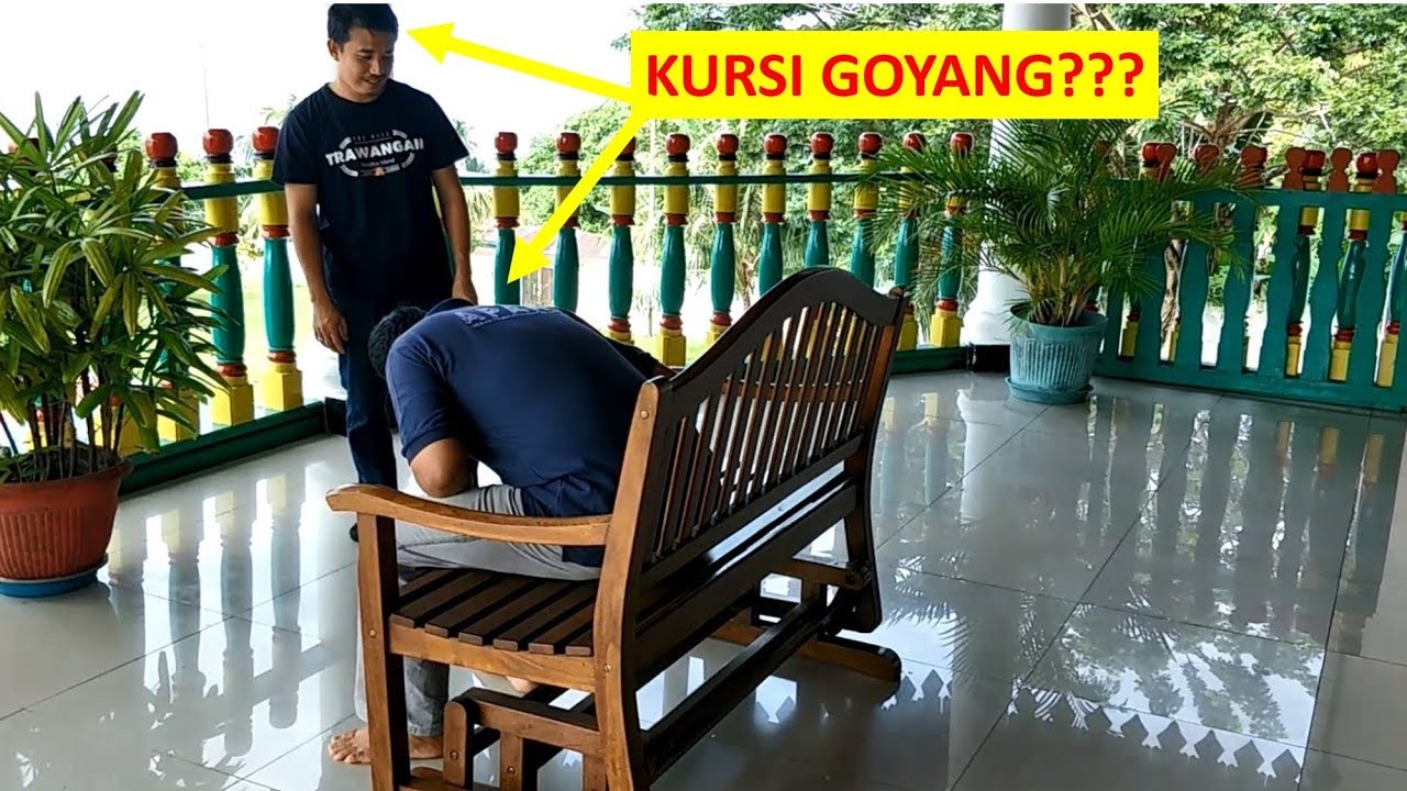 Barang Unik  Kursi  Goyang  Peninggalan Kerjaan Tidore 