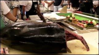 Ahi cutting demonstration, Taste of Marukai 2010