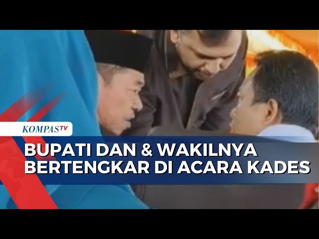 Penyebab Pertengkaran Bupati  Rokan Hilir dengan Wakilnya di Acara Kades class=