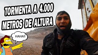 Tengo que Huir de una Feroz Tormenta de Granizos a 4.000 Metros de Altura 😱🥶 en la Benelli TRK 502 X