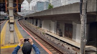 E231系0番台132編成が回送列車として大崎駅5番線に到着停車するシーン (回8991M) 2026.6.19