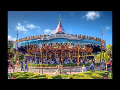 Video: King Arthur Carrousel i Disneyland: Saker att veta