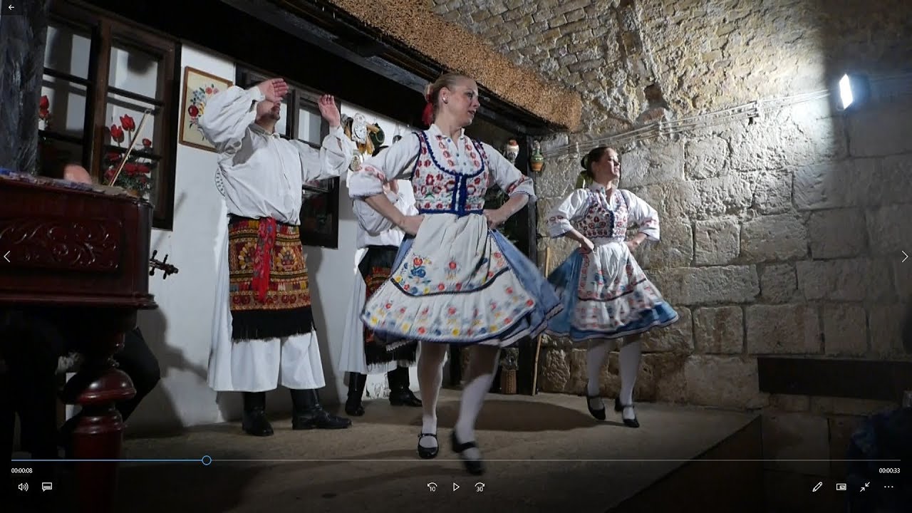 folk lore dinner show Budapest 2019