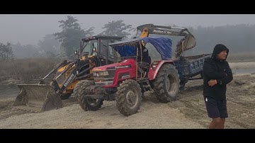 Escort machine loading sand in Tractors @roadtrendmachinework