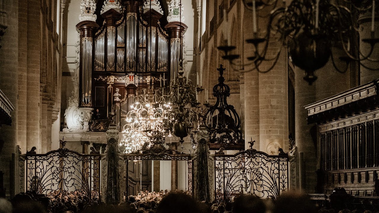 Grote Kerk Dordrecht: Orgelkoraal Psalm 121 verzen 2, 4 en Psalm 123 vers 1 aansl. minuut stilte.