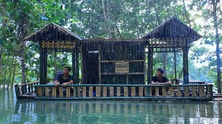 Download Lagu Camping hujan deras dan badai Membangun rumah terapung dari bambu di sungai besar MP3