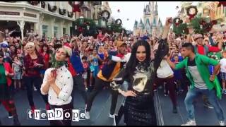 Disneyland Mannequin Challenge ~ World's Biggest #MannequinChallenge Ever! 🌟💝🌟💝🌟