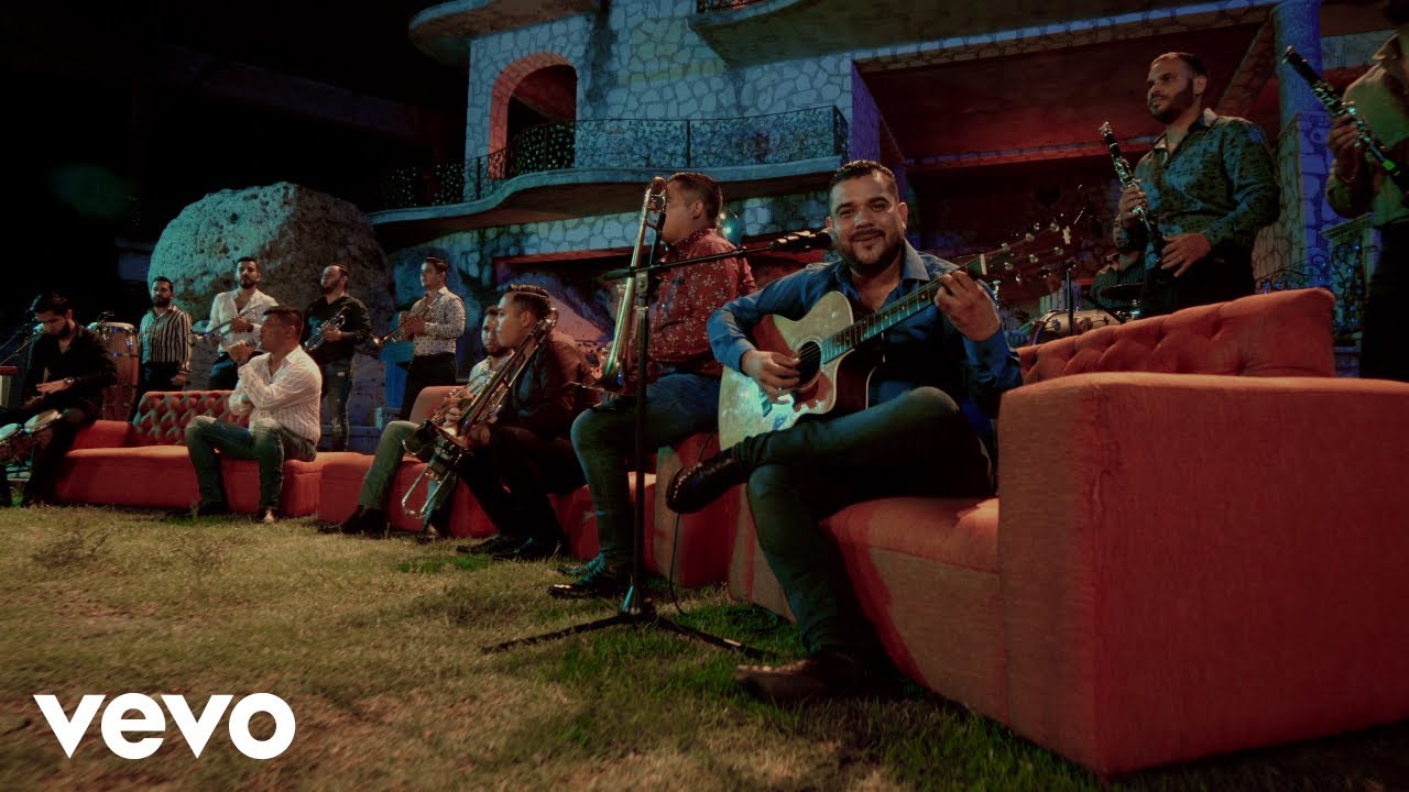 Banda Carnaval - Aléjate (En Vivo)