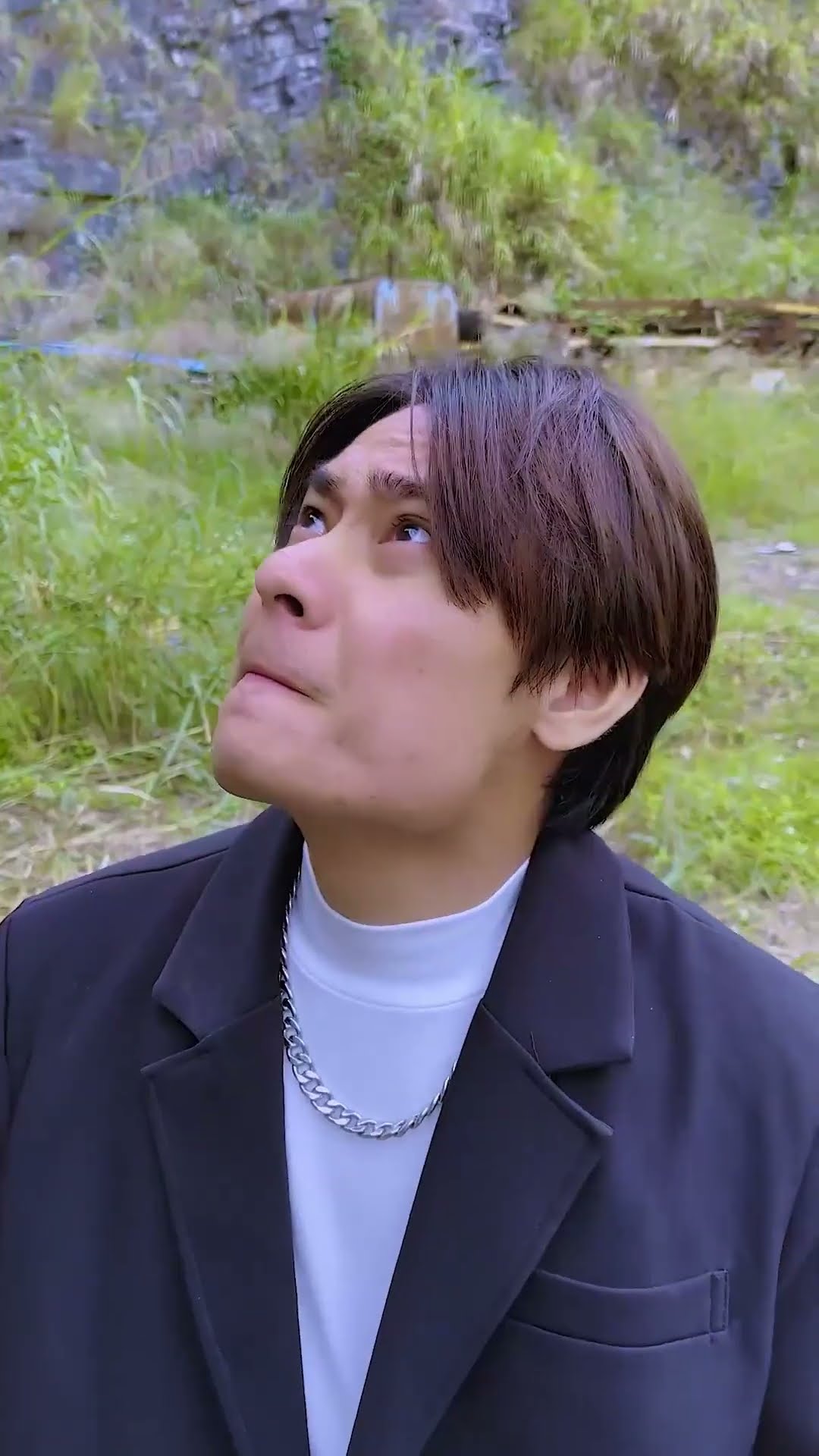 Rong's mother used a trash can to make a sonic attack to deal with Gui Ge! #shorts#guige
