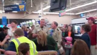 COPS BREAK UP BLACK FRIDAY FIGHT AT WALMART!!