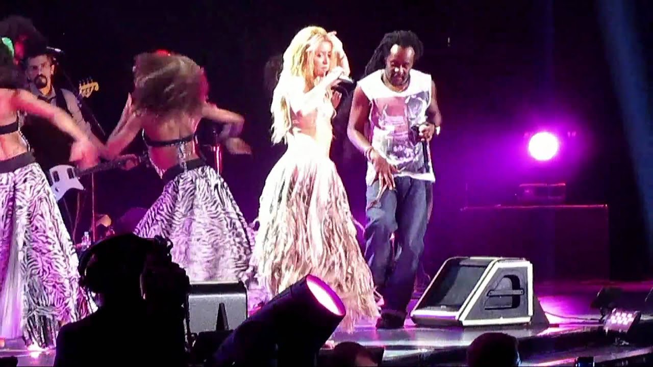 "Hips Don't Lie" (Live) Shakira Oakland, Oracle Arena October 22