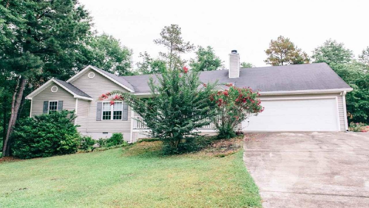 1752 Greentree, Macon, GA Presented by Wes Sawyers.