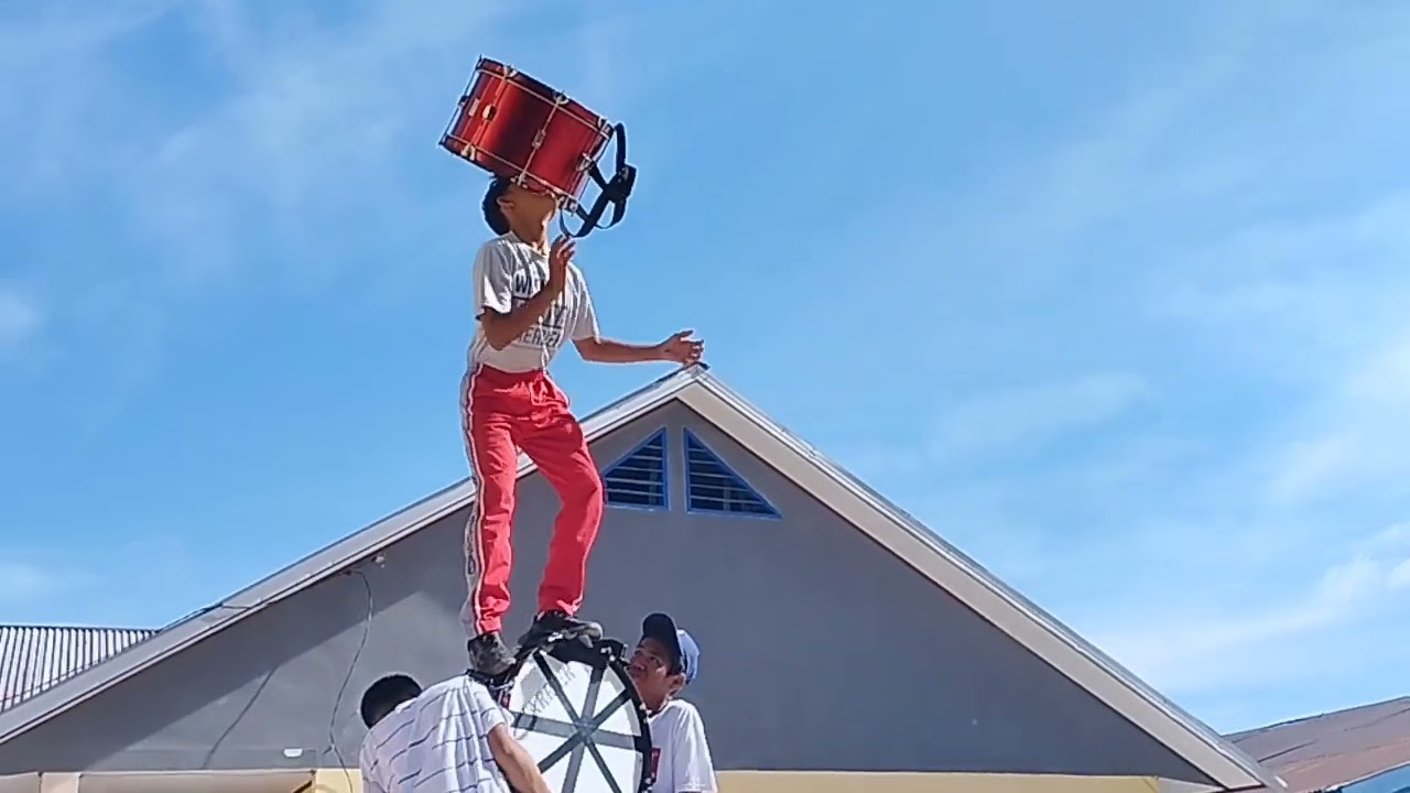 PENAMPILAN MARCHING BAND