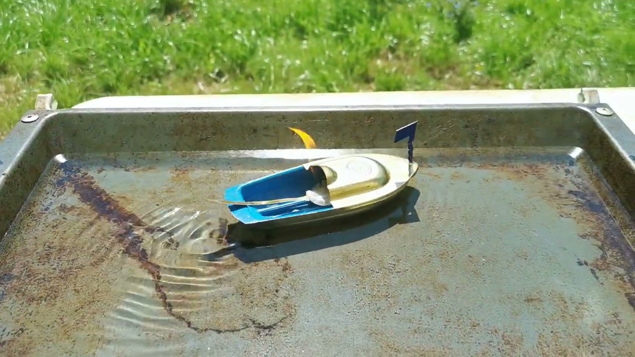 Dampfboot mit Kerzenantrieb