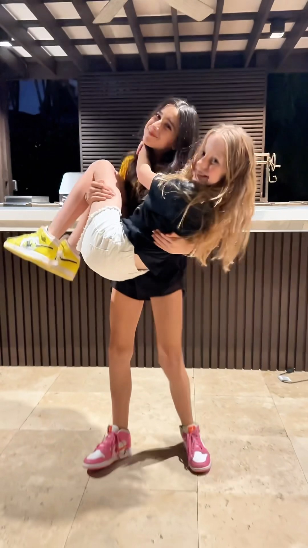 Nastya and Evelyn vs Fergie
