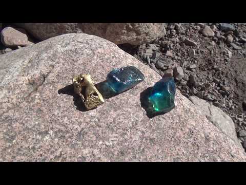 Всяких камней но есть и драгоценные камни