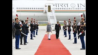 Prime Minister Modi arrives in Paris, France