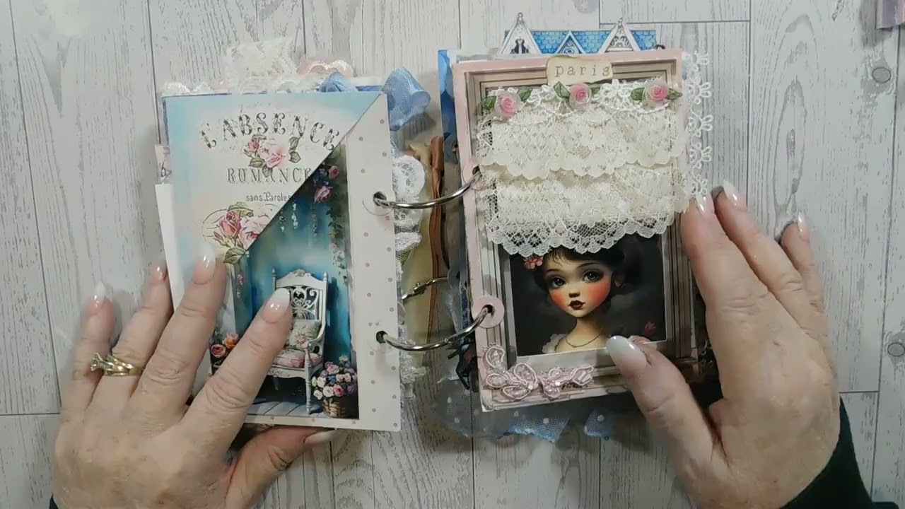 Книга-книжка викторианской эпохи с куклами-кисточками для журналов