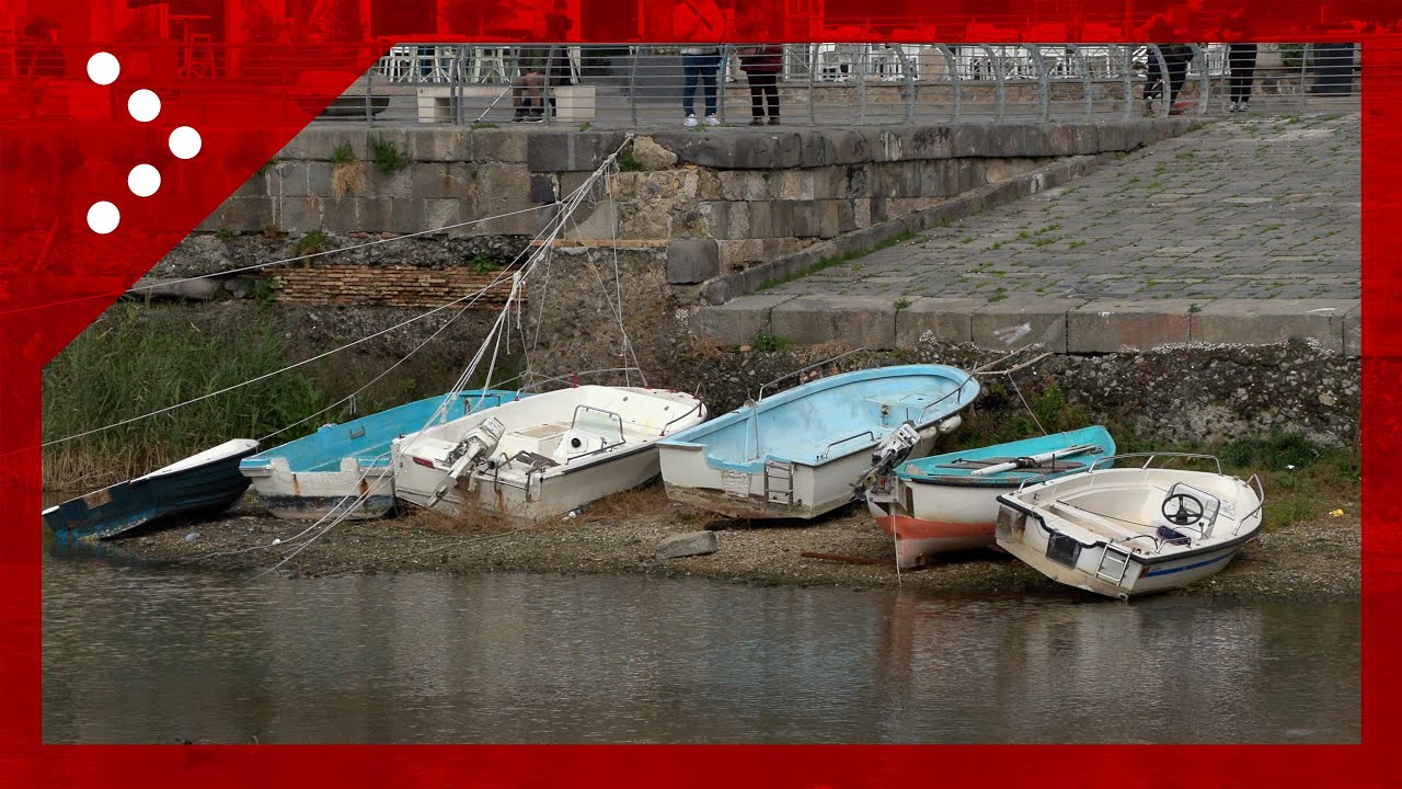 Campi Flegrei, i segni del bradisismo a Pozzuoli: immagini dal porto e dalla darsena