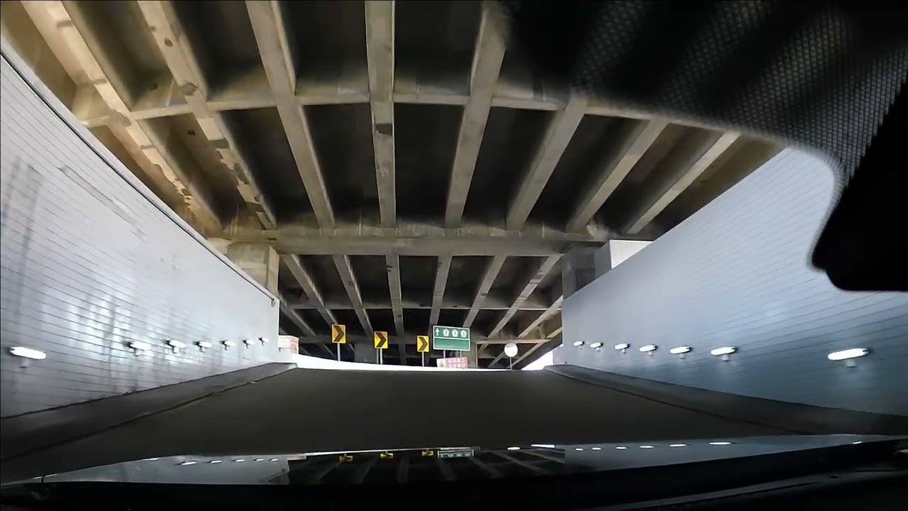 桃園機場第二航廈P4停車場 車道入口 2026年1月 航站南路 航站北路 接國道二號 (Mio 行車紀錄器 R850D)