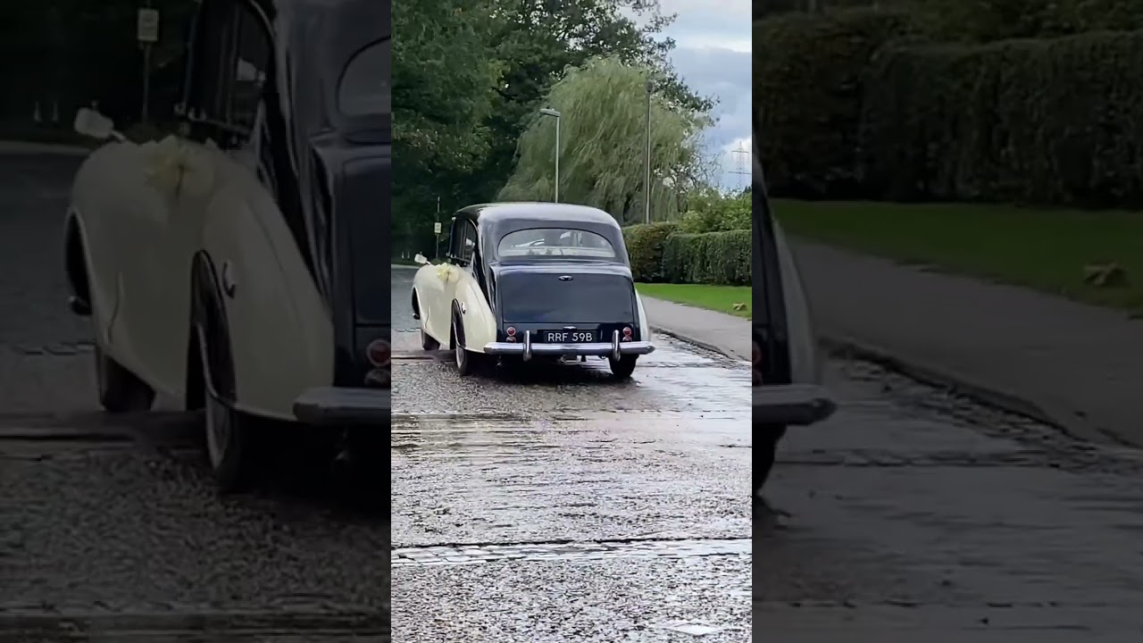 Rufford ford. Vintage wedding car
