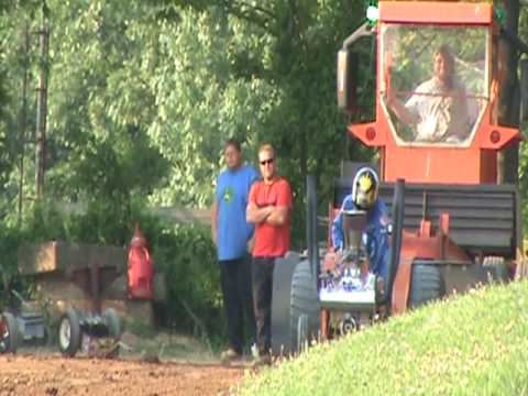 Central Ohio Mini-Modified tractor pullers tractor pull - YouTube