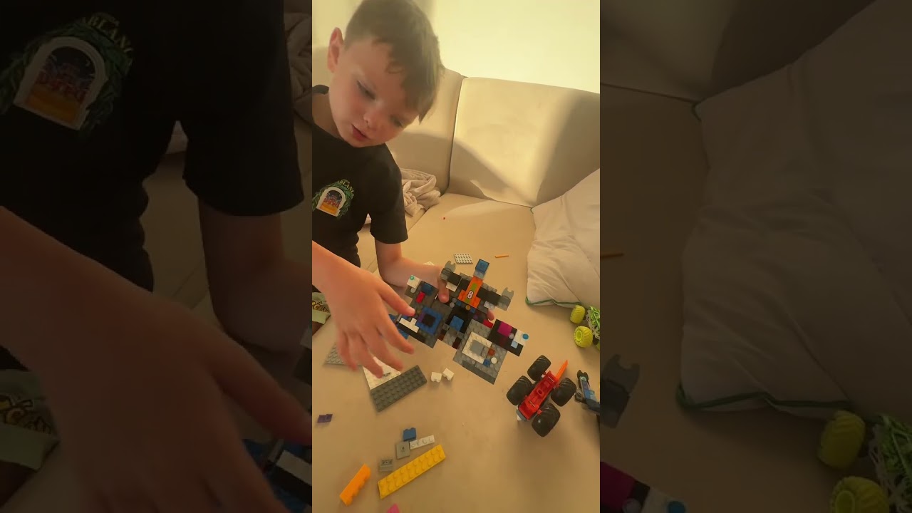 Making a space ship freehand out of Lego. Lego creation