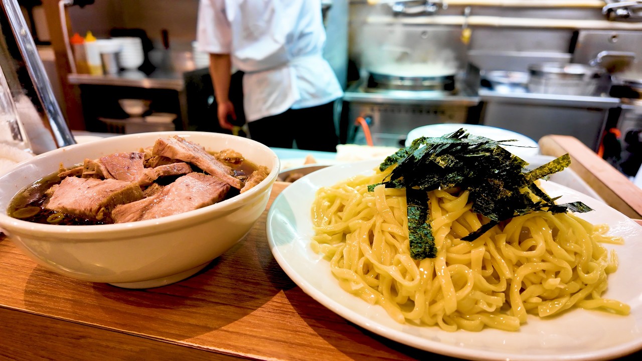 【肉、増やしすぎ】朝8時で満席。原価ギリギリのチャーシューざるらーめん。【新宿】