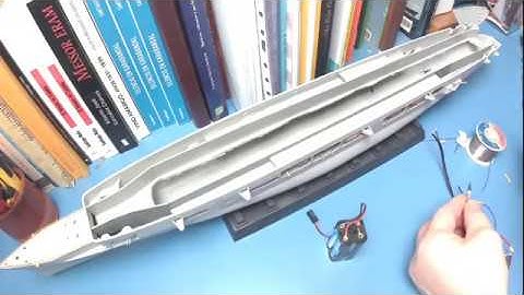1/350 RC Graf Zeppelin: Building axis, propellers and rudders