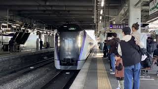 【4K高画質】E353系ﾓﾄS113編成が当駅止まりの特急あずさ17号松本行きとして松本駅4番線に入線するシーン！（2025.11.16 13:36）