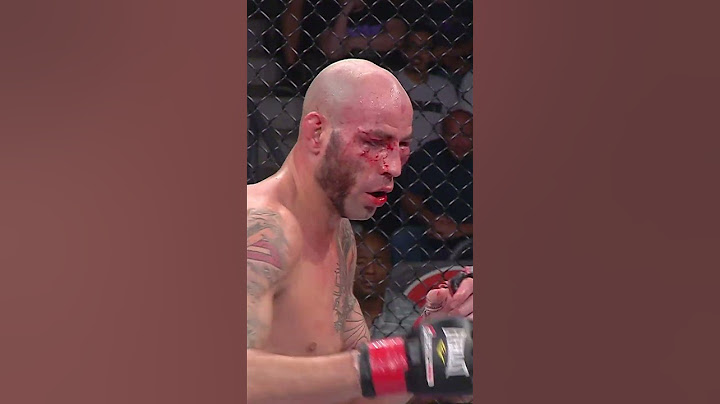 What a HEAD KICK! Douglas Lima Vs Ben Saunders #shorts #bellator296