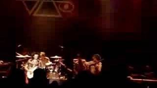 Alex Depue With The Steve Vai Band In Royal Oak Michigan.
Discover ALL of The Fiddlers music HERE: https://www.the-fiddler-llc.com
Shop for physical CDs, delivered to your front door, by visiting our official shop at https://www.spontaneousrecords.com SUPPORT: https://www.paypal.com/cgi-bin/webscr... Fiddlers AMAZON PAGE: https://www.amazon.com/shop/alexdepueofficial
Alex DePue uses only DOMINANT Violin Strings: https://amzn.to/2uvqnDS
Download ALL of Alex DePues music... available NOW!! https://itunes.apple.com/us/artist/alex-depue/id365792976
Order hard copies here !! http://thefiddlerllc.com/spontaneous_records
Alex Depue plays with the Steve Vai Band on 9 22 2007 at the Royal Oak Music Theater. https://www.amazon.com/dp/B07DY41H4X/ref=cm_sw_em_r_mt_dp_U_fmCDCbYK4CPY1 https://amzn.to/2TGftKc https://the-fiddler-llc.com
https://spontaneousrecords.com Alex Depue With The Steve Vai Band In Royal Oak Michigan.