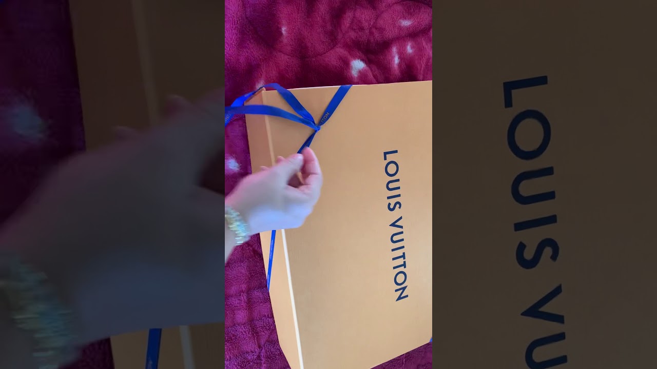 Louis Vuitton unboxing(Rivoli MM) - YouTube