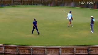 Kevin Na & Tiger Woods Race to the Hole to Pick out Their Ball - Golf Rules