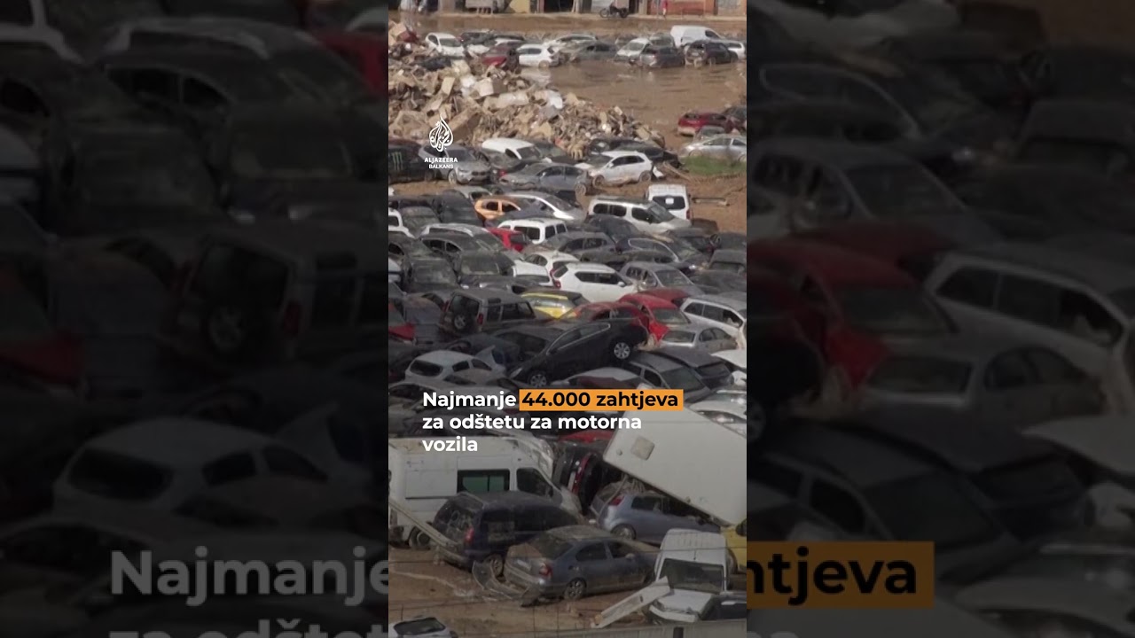 ملعب كرة قدم يتحول إلى مكب نفايات للسيارات في إسبانيا