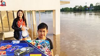 ฝนตกติดต่อกันหลายวัน น้ำขึ้นสูงมาก ริมน้ำบ้านโป่ง ราชบุรี